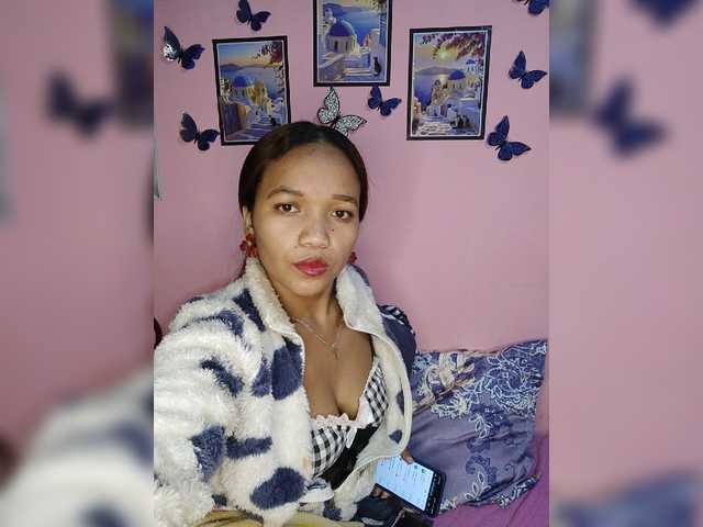 Vaninah live cam on BongaCams