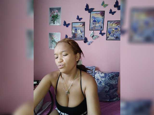 Vaninah live cam on BongaCams