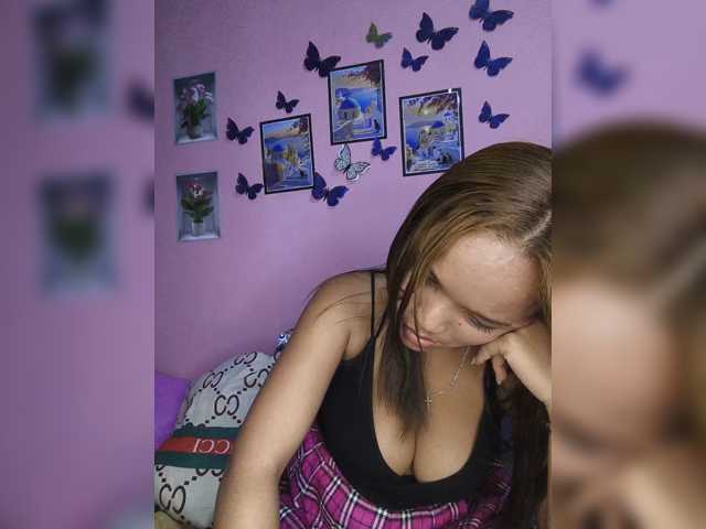 Vaninah live cam on BongaCams
