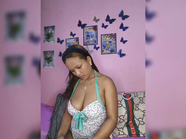 Vaninah live cam on BongaCams