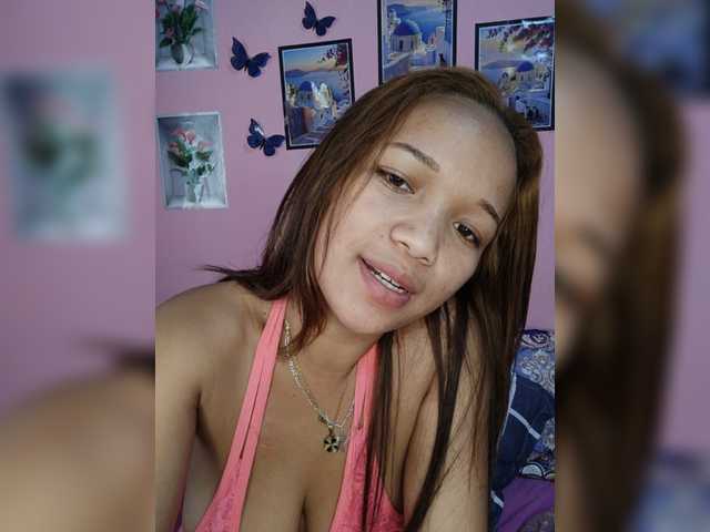 Vaninah live cam on BongaCams