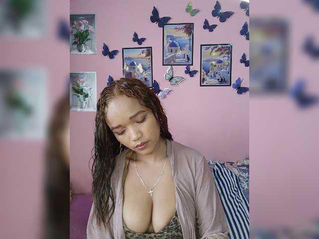 Vaninah live cam on BongaCams