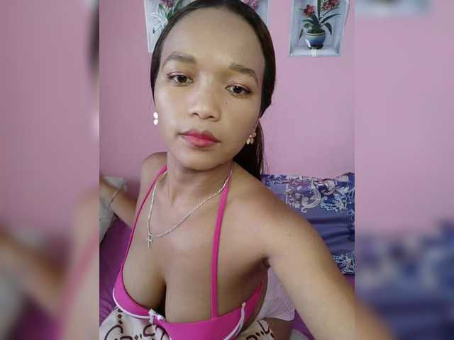 Vaninah live cam on BongaCams