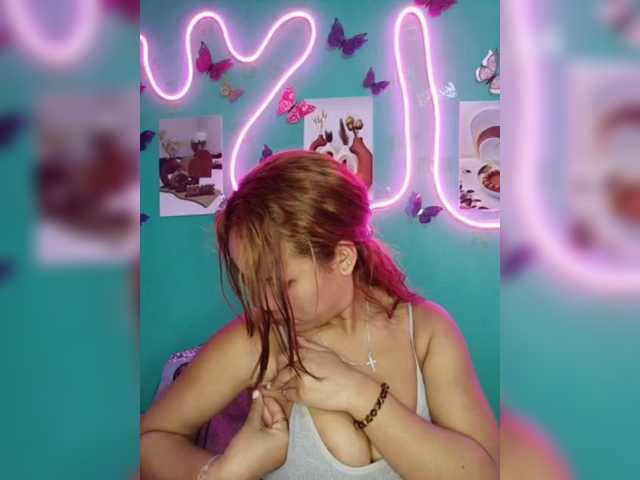 Vaninah live cam on BongaCams