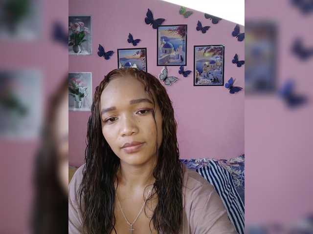 Vaninah live cam on BongaCams