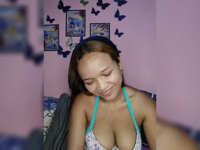 Vaninah live cam on BongaCams
