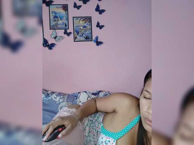 Vaninah live cam on BongaCams