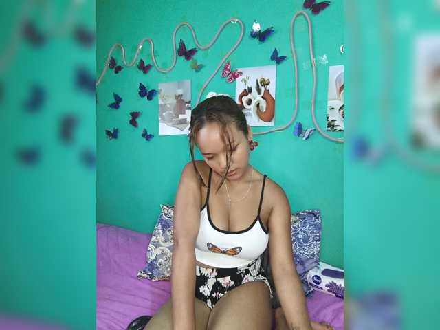 Vaninah live cam on BongaCams