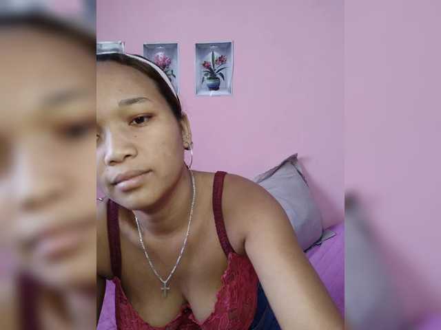 Vaninah live cam on BongaCams