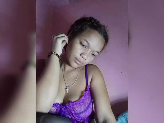 Vaninah live cam on BongaCams