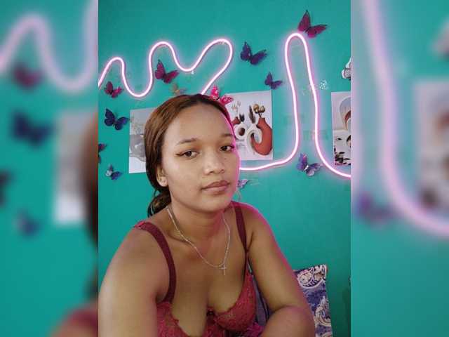 Vaninah live cam on BongaCams