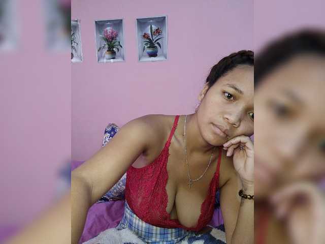 Vaninah live cam on BongaCams