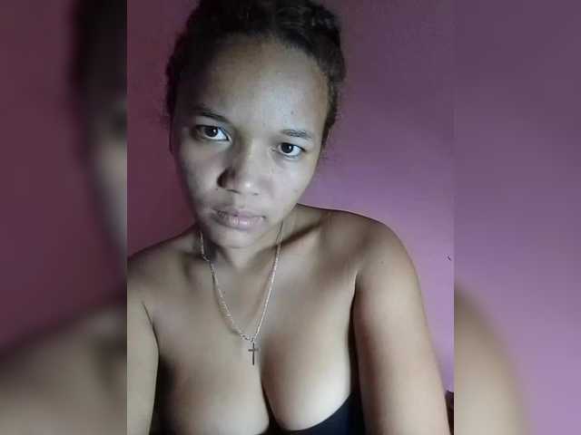Vaninah live cam on BongaCams