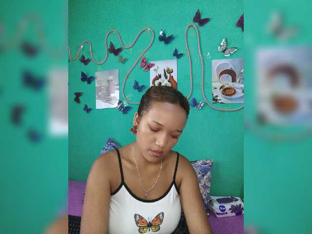 Vaninah live cam on BongaCams