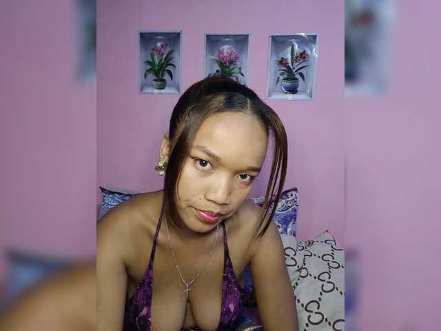 Vaninah live cam on BongaCams