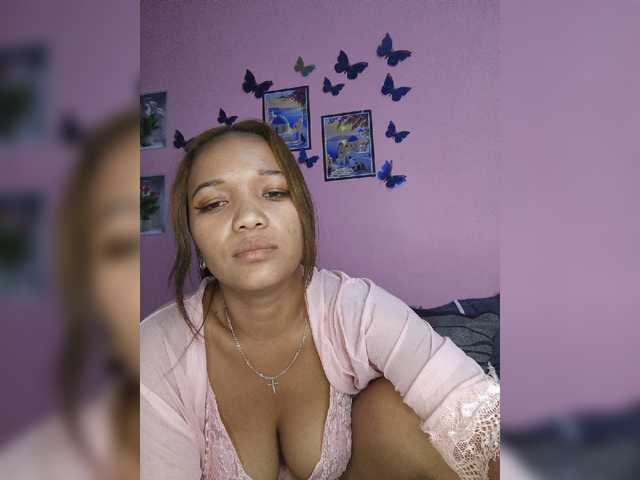 Vaninah live cam on BongaCams