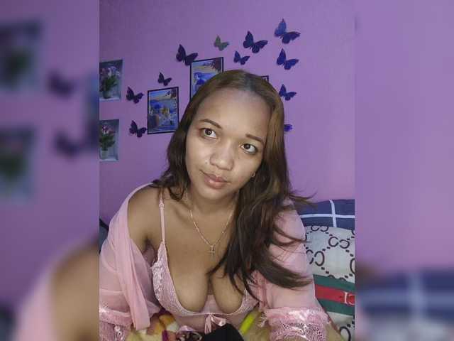 Vaninah live cam on BongaCams