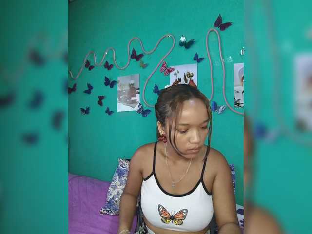 Vaninah live cam on BongaCams