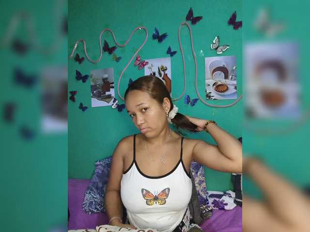 Vaninah live cam on BongaCams