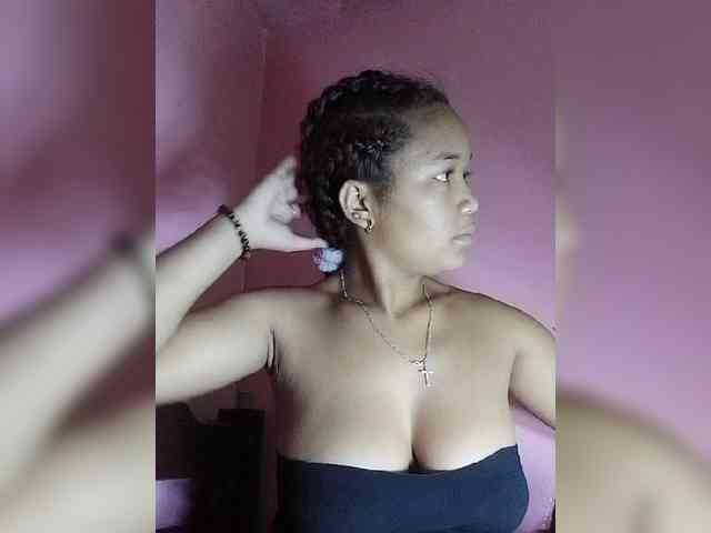 Vaninah Live Webcam on BongaCams