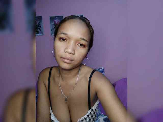 Vaninah Live Webcam on BongaCams