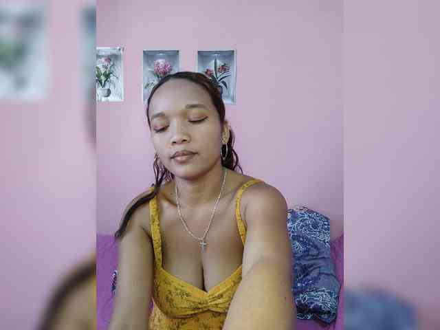 Vaninah Live Webcam on BongaCams
