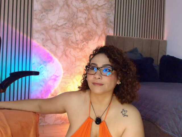 juliramirez2 live cam on BongaCams