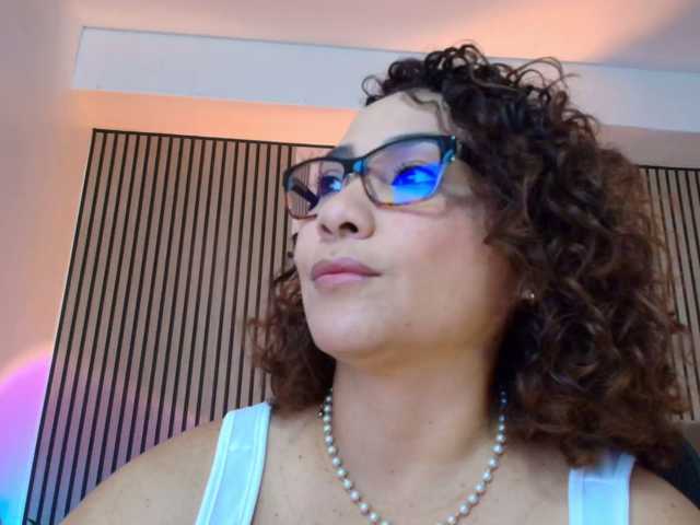 juliramirez2 live cam on BongaCams