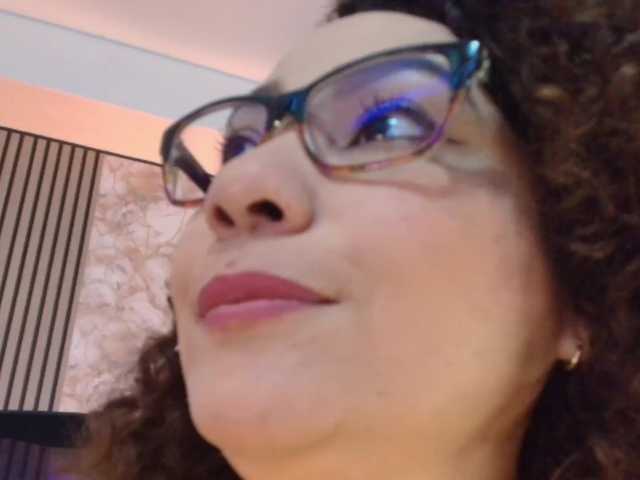 juliramirez2 live cam on BongaCams