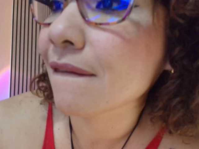juliramirez2 live cam on BongaCams