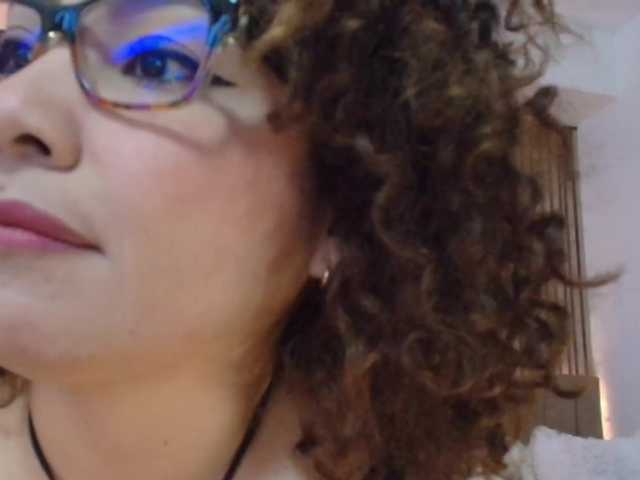 juliramirez2 live cam on BongaCams