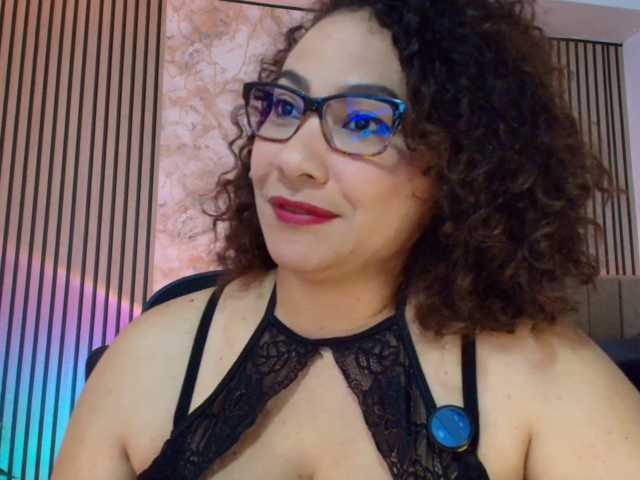 juliramirez2 live cam on BongaCams