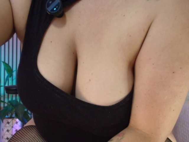 juliramirez2 live cam on BongaCams