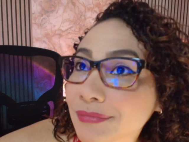 juliramirez2 live cam on BongaCams