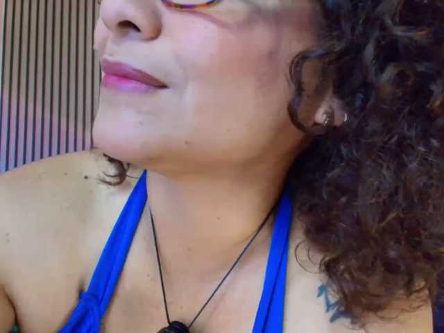 juliramirez2 live cam on BongaCams