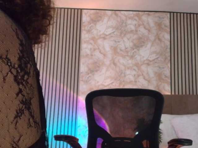 juliramirez2 live webcam show