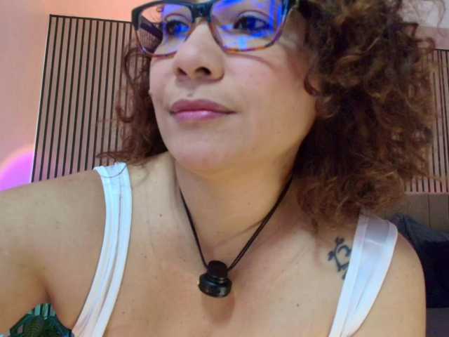 juliramirez2 live cam on BongaCams