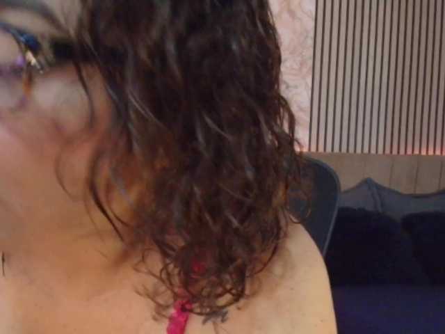 juliramirez2 live cam on BongaCams