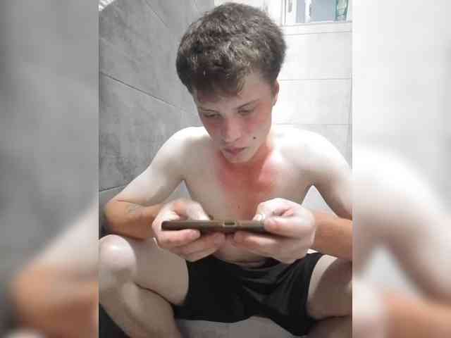 Daniil-1a Sex Cam Show