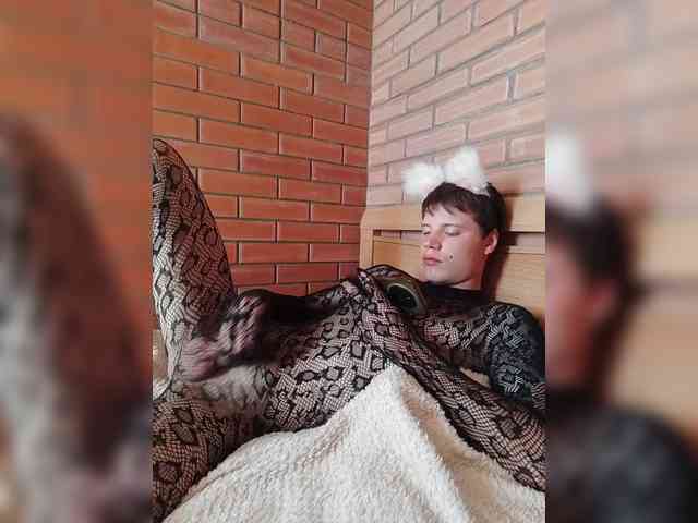 Daniil-1a Sex Cam Show