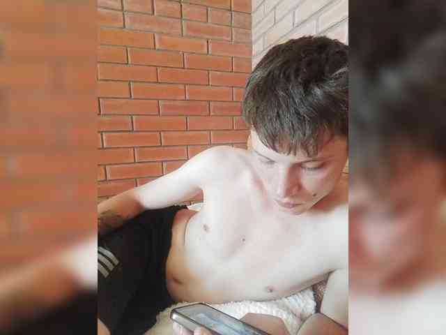 Daniil-1a Sex Cam Show