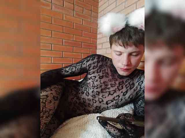 Daniil-1a Sex Cam Show
