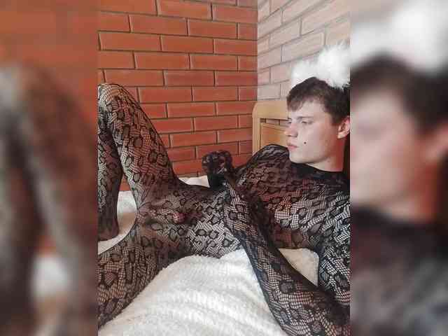 Daniil-1a Sex Cam Show
