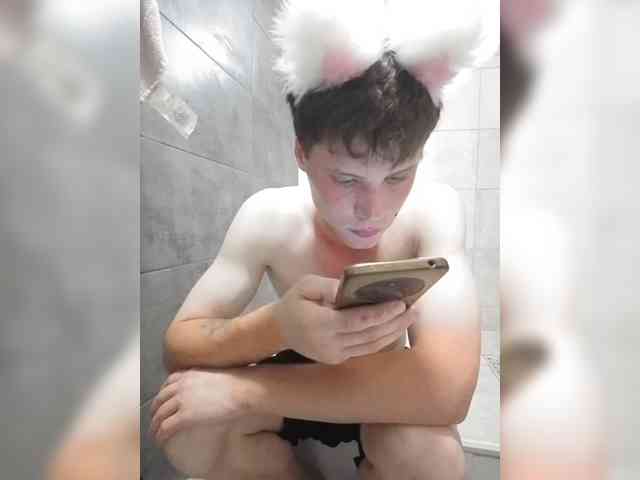 Daniil-1a Sex Cam Show
