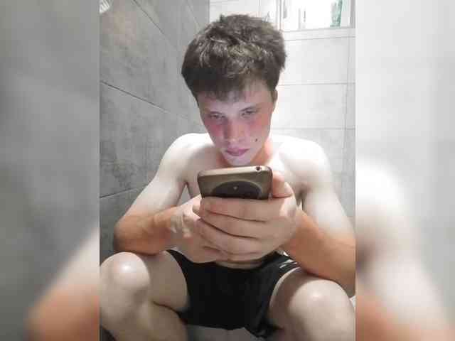 Daniil-1a Sex Cam Show