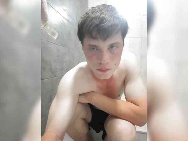 Daniil-1a Sex Cam Show