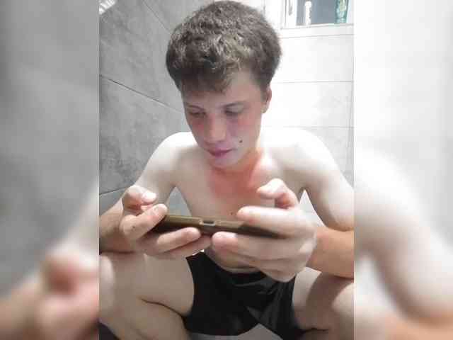 Daniil-1a Sex Cam Show