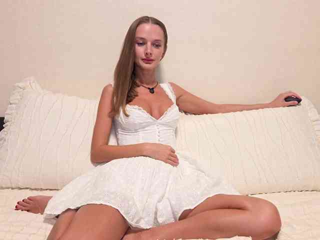 Fantasy_Moonlight webcam