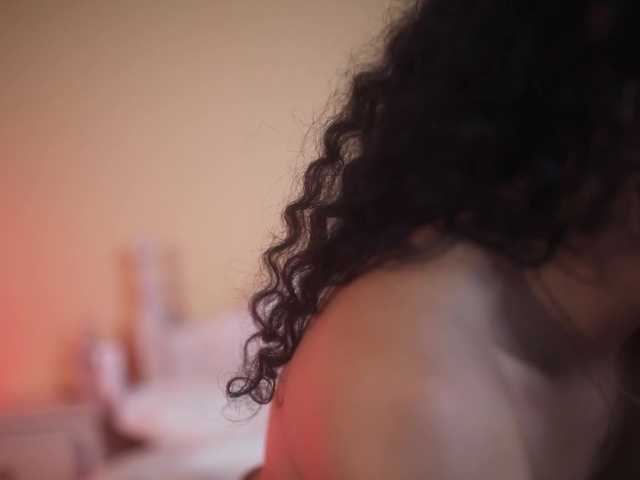 suzysuz's BongaCams show and profile