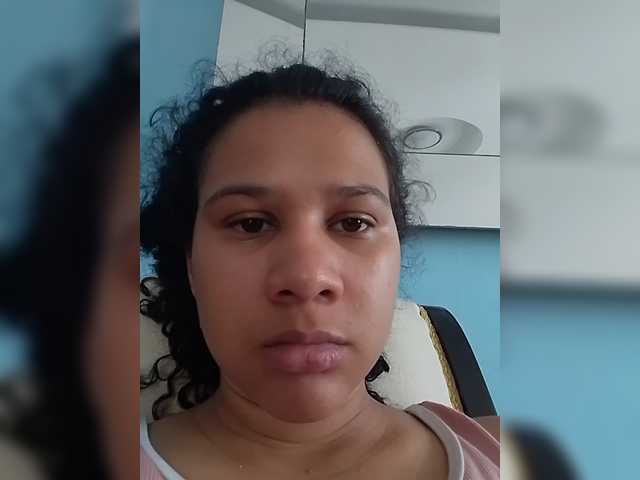 le modèle MedusaFoxx est en webcam porno dans un show sur le site bongacams, il possède les tags suivants: Latino/Hispanic,Brunette,Shaved